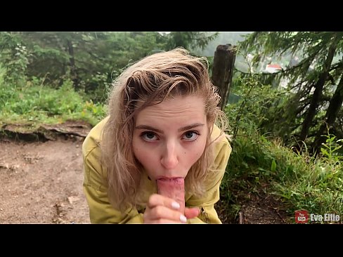 ❤️ Gadis menelan air mani setelah blowjob publik - Eva Elfi ☑ Video seks di id.verhentai.ru